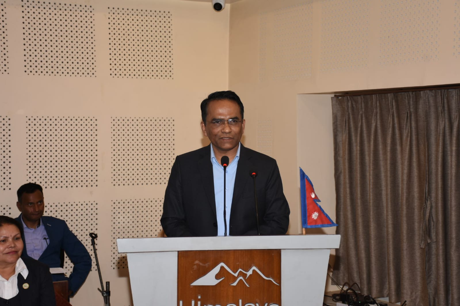 संस्थागत संरचना कमजोर भएकै कारणले नेपाल आर्थिक विकासमा पछाडी परेको हाे : गभर्नर डा. विश्वनाथ पौडेल