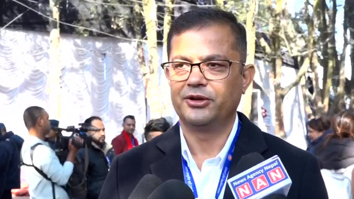 राष्ट्रियताको रक्षा गर्न ओलीको विकल्प छैन - पदम गिरी