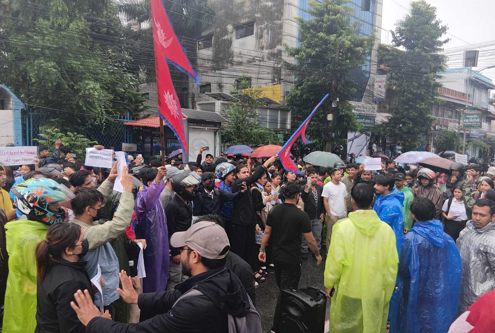 'सामाजिक सञ्जाल होइन, भ्रस्टाचार बन्द गरौं'