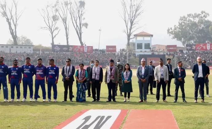 नेपाल र युएईबीचको खेल हेर्दै प्रधानमन्त्री प्रचण्ड