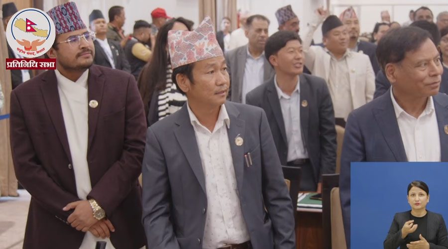 विपक्षी दलले गरे संसदमा अवराेध, मागे प्रधानमन्त्रीको राजीनामा