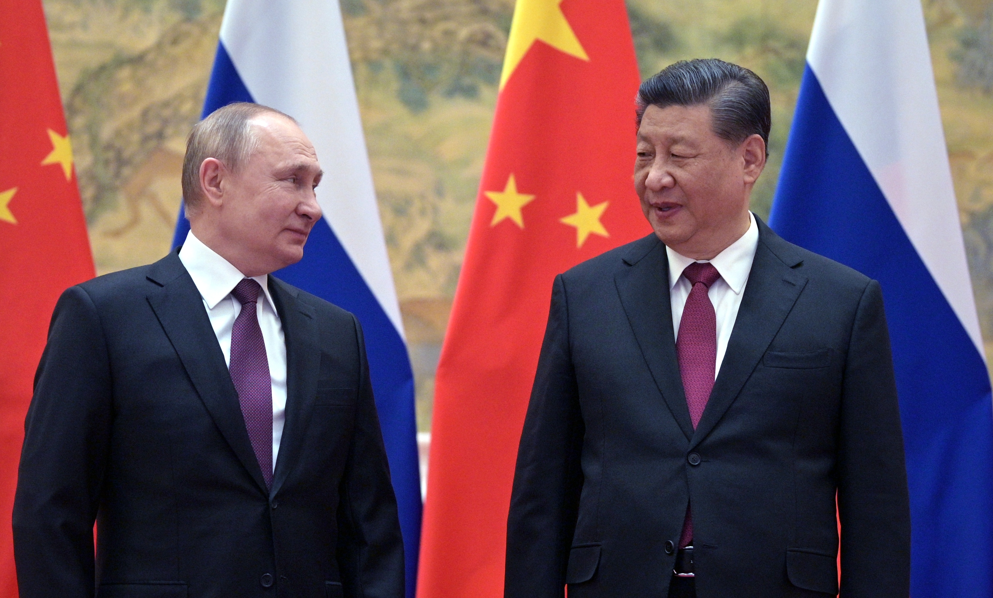 युक्रेन युद्धमा साथको अपेक्षा गर्दै रसियन राष्ट्रपति पुटिन चीन आइपुगे