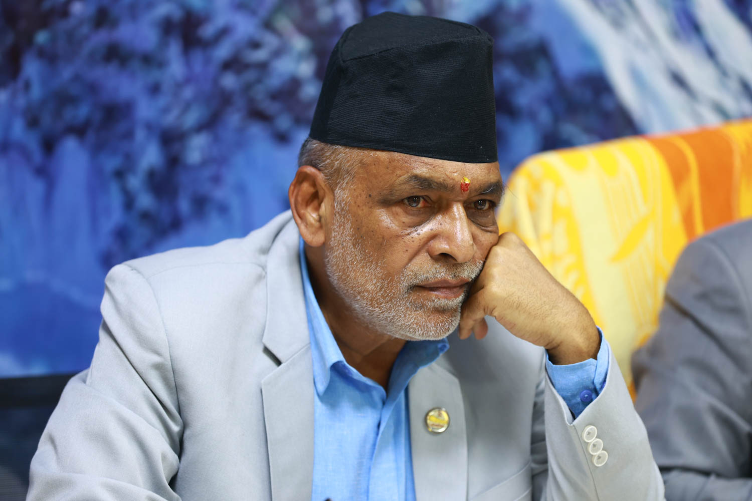 कृषिमन्त्री अधिकारीले दिए राजीनामा