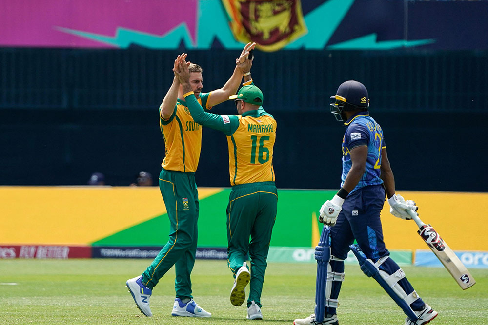 श्रीलंकामाथि दक्षिण अफ्रिका ६ विकेटले विजयी