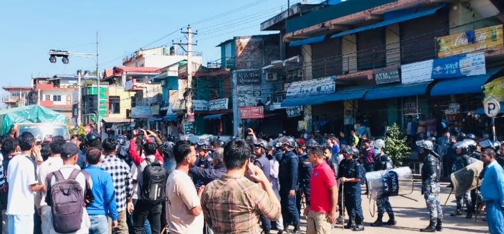 सिमरा अपडेट  - जेनजी प्रदर्शनकारी र प्रहरीबीच झडप, प्रशासनले फेरि लगायो कर्फ्यू