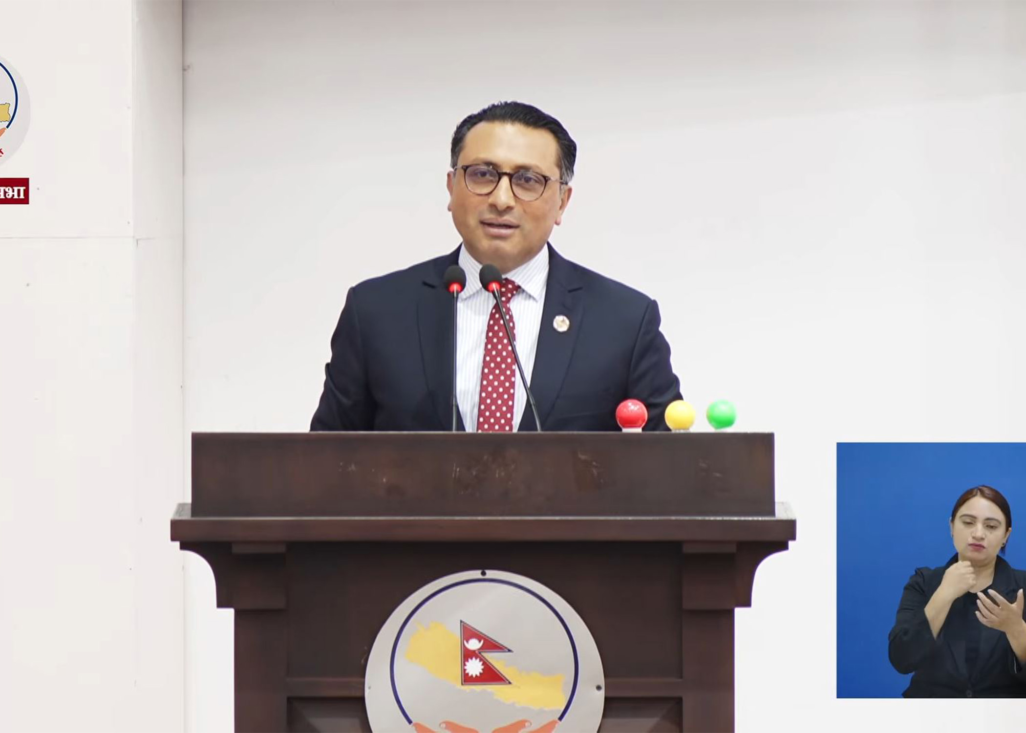 खर्च मात्रै गरिराख्ने हो,कर नउठाउने भने हामी गम्भीर राष्ट्र बन्दैनौँ  - स्वर्णिम वाग्ले