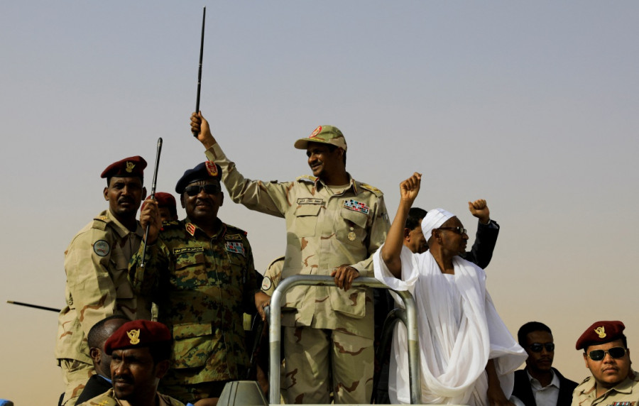 सुडानी अर्धसैनिक समूहद्वारा राष्ट्रपति भवन कब्जा